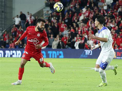 <strong>המחצית השנייה יצאה לדרך, טוריאל עדיין על הדשא (אלן שיבר)</strong>