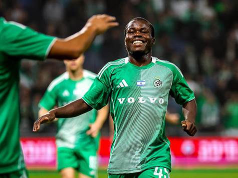 גורה קיבל כדור עומק בצד שמאל והרוחב שלו פגש את סדריק ברחבה, בדרך לשני. סכנין בצרות (קובי אליהו)