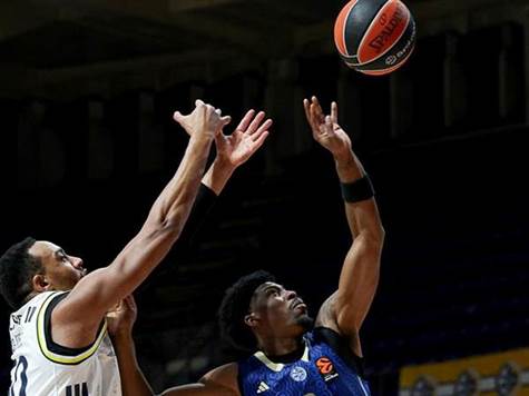 <strong>מופע דאנקים של שתי הקבוצות</strong>