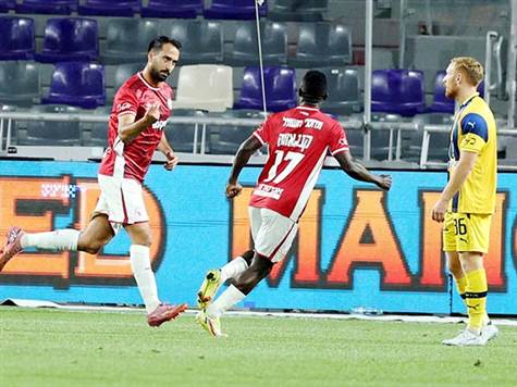 במפגש הקודם, לפני 16 ימים, מכבי ת``א ספגה הפסד ביתי 3:1 לבאר שבעים, וכעת - הפעם עם הקהל הצהוב - יקוו להופעה אחרת לגמרי. <strong>צפו בתקציר >>></strong>