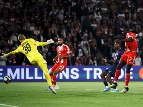 <p>קימיך הגביה מנייח, אופאמקנו ריחף ונגח מקרוב. הגרמנים שוב בעניינים. (GETTY)<strong></strong></p>