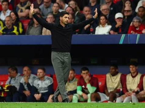 מאמן ארסנל החליף את כל השלישייה הקדמית (GETTY)