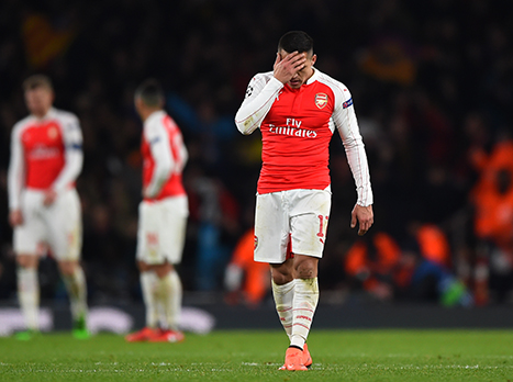 אלכסיס נפל מול האקסית