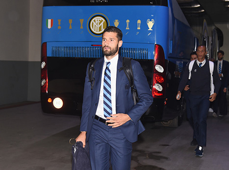 <STRONG>קאנדרבה </STRONG>סיפר על התחושות אחרי ב``ש ולקראת יובנטוס. ``זה היה הפסד מכוער``, אמר האיטלקי, ``הגישה שלנו מול יובה תהיה מכרעת, כל שחקן רוצה לשחק במשחק כזה, חשוב לנו מאוד להחזיר את הגאווה לקבוצה ולקהל.