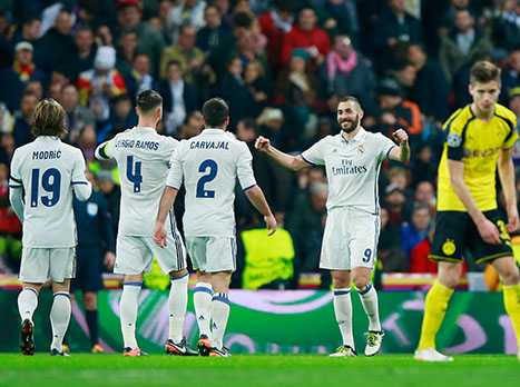 בנזמה ממשיך לקרוע רשתות