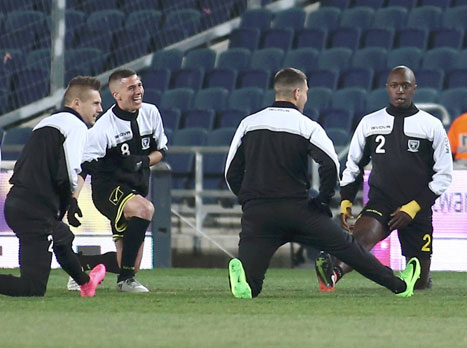 קונט מתרגל לבית החדש (אלן שיבר)