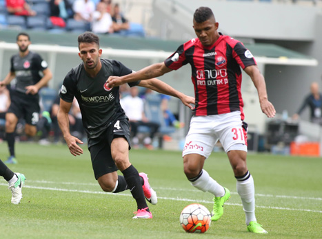 אחרי הפתיחה המשוגעת, המשחק נרגע בדקות האחרונות (יוסי שקל)