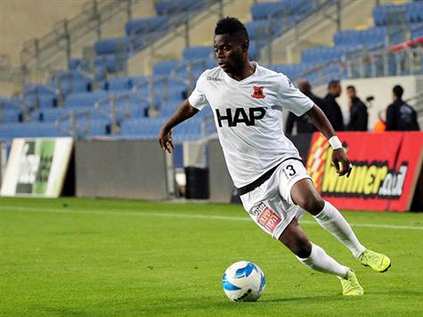 החמצה של צ`יבוטה! שועה מסר והחלוץ בעט לקורה מקרוב (אודי ציטיאט).