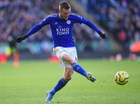 מלך השערים של הליגה, ג׳יימי וארדי, יקווה סוף סוף לחזור לכבוש לאחר בצורת של שמונה מחזורים. האנגלי כבש עד כה 17 שערים. (GETTY)