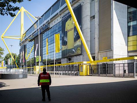 האוטובוס של דורטמונד הגיע לאצטדיון: