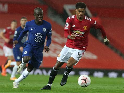 <STRONG>תוצאת המחצית: יונייטד - צ`לסי: 0:0<BR></STRONG>ככל&nbsp;שהמשחק התקדם כך גם הקצב עלה, אבל אנחנו עדיין ממתינים לשערים. מחצית נהדרת לשני שוערי הקבוצות. מעניין מה עובר כעת בראש של קפה... 
<BLOCKQUOTE class=twitter-tweet>
<P lang=en dir=ltr><BR>&nbsp;<A href=``https://t.co/jAK0uA9Ysm``>pic.twitter.com/jAK0uA9Ysm</A></P>—&nbsp; <A href=``https://twitter.com/BBCSport/status/1320051916404031491?ref_src=twsrc^tfw``>October 24, 2020</A></BLOCKQUOTE>
<SCRIPT charset=utf-8 src=``https://platform.twitter.com/widgets.js`` async></SCRIPT>