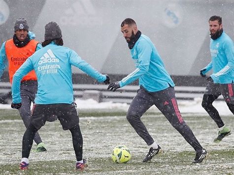 אחרי שהיה נדמה שזינדין זידאן נמצא על סף פיטורים, ריאל מדריד שוב על הסוס: דצמבר נהדר עבר על הבלאנקוס, וגם 2021 נפתחה עם 0:2 על סלטה ויגו. בסה``כ, מאז ההפסד לשחטאר בליגת האלופות, יש לה שמונה משחקים ללא הפסד - מתוכם שבעה נצחונות! הערב, תחת תנאי מזג אוויר קשים, היא יוצאת לפמפלונה כדי להמשיך את הריצה (getty)
