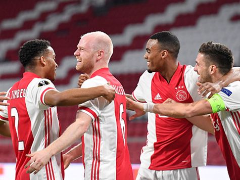 שתי הקבוצות מגיעות להתמודדות בכושר טוב אך החבורה של אריק טן האח נמצאת ברמה משלה בתקופה האחרונה - 11 ניצחונות רצופים בכל המסגרות. במשחק האחרון היהודים רשמו 1:2 על ליל והעפילו לשמינית הגמר בליגה האירופית. (GETTY)