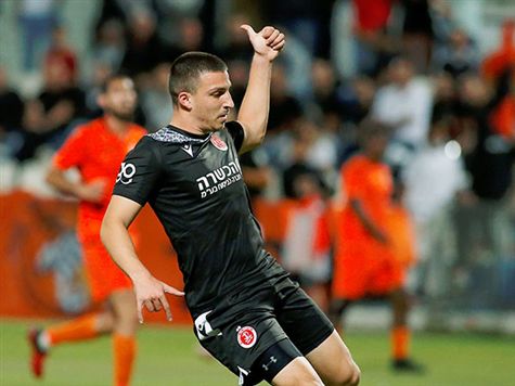 אושר דוידה פעיל מאוד בדקות הפתיחה. יוביל לשער עבור האורחת?&nbsp;(אלן שיבר)