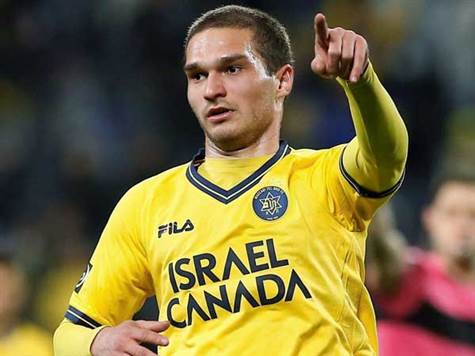 סיום בבלומפילד! מכבי תל אביב ניצחה 0:1 את קרית שמונה לאחר שער ניצחון של ג`ורג`ה יובאנוביץ` בדקה ה-68, שמונה דקות בלבד אחרי שעלה להופעת בכורה במדים הצהובים. החבורה של קרסטאיץ` רושמת ניצחון רביעי בחמישה משחקי הליגה האחרונים ושבוע לפני הדרבי, הפער מהאדומים עומד על חמש נקודות