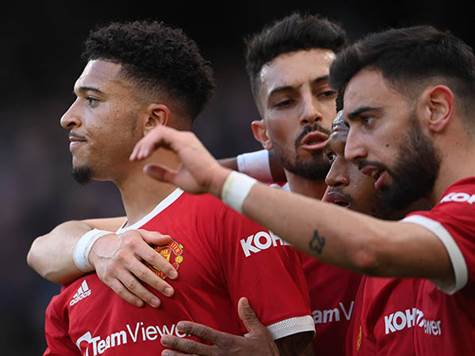 <STRONG>פול פוגבה שלח כדור ארוך לסאנצ`ו, הקיצוני הצעיר חתך מאגף שמאל לימין ושיחרר בעיטה מדוייקת לקורה הרחוקה של אדרסון ופנימה (GETTY)</STRONG>