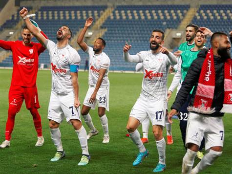 בני סכנין מגיעה להתמודדות הערב בבלומפילד כשהיא ברצף של שמונה משחקי ליגה ללא הפסד. הרצף הנ``ל הביא את החבורה של סילבס למקום הרביעי, מרחק 11 נקודות ממכבי ת``א שבמקום השלישי (אלן שיבר)