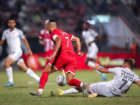 סכנין מחזיקה בכדור בפתיחת המחצית הזו, אבל הניסיונות שלה להתקרב לשער לא עובדים עד כה. בינתיים, בעיטה של קונאטה יצאה החוצה (מאור אלקסלסי)