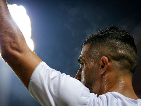 תמרות עשן יוצאות מבירם כיאל הערב, נכון לעכשיו - המצטיין בשורות בני סכנין (צילום: מאור אלקסלסי)