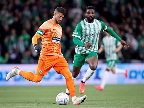 <P>לחץ גדול בסמי עופר</P>
<P>(מאור אלקסלסי)</P>