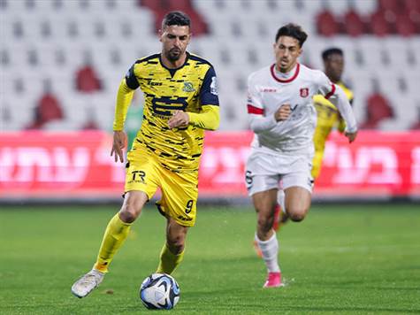 ריינה שולטת בקצב המשחק (צילום: מאור אלקסלסי)