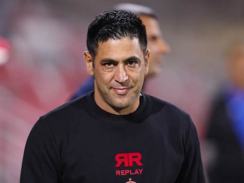 ברדה בפיגור, הקבוצה שלו עדיין לא מספיק מסוכנת - אבל שולטת בכדור&nbsp;(צילום: מאור אלקסלסי)