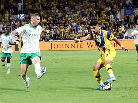 אחד השחקנים הבולטים בהתמודדות הוא רוי רביבו, מלך הבישולים של מכבי ת``א שינסה להוציא את הצהובים מהמשבר. הוא יצליח? <strong><span style=``text-decoration:underline;``><a href=``https://www.sport5.co.il/articles.aspx?FolderID=283&docID=540144``>רועי ויינברג שלנו ניסה לענות</a></span></strong>