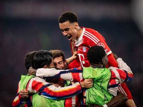 <strong>זהו זה! המשחק הזה מסתיים, באיירן בחצי גמר ליגת האלופות (GETTY)</strong>