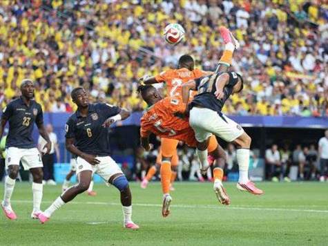 מרגישים את השער באוויר (Rob Newell - CameraSport via Getty Images)