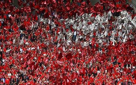 הצגה של האוהדים האוסטרים ביציע (gettyimages)