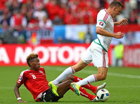 אלאבה עסוק ביותר מידי משימות הגנתיות ולא מעורב במשחק ההתקפה של אוסטריה