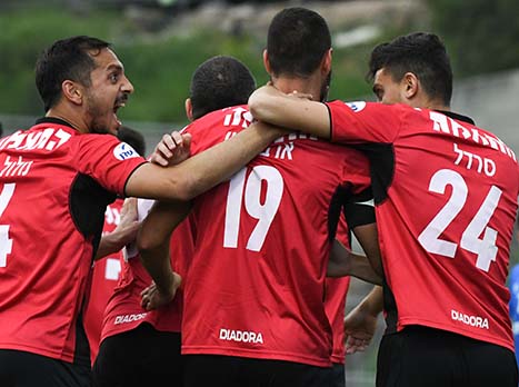 <STRONG>הפועל חיפה בדרך לניצחון יקר! (אנצ`ו גוש)</STRONG>