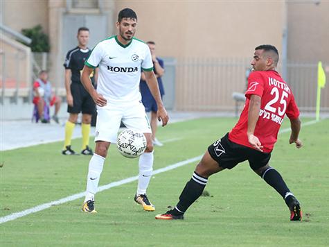 אופיר מזרחי מול וונדרסון. בני סכנין שוב במשחק (צילום: יוסי שקל)