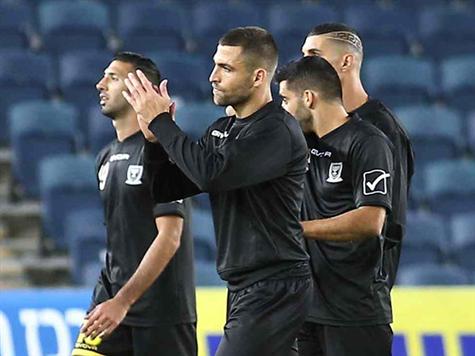 שכטר בחימום. איך בית``ר תסתדר בלי עידן ורד? (צילום: אלן שיבר)