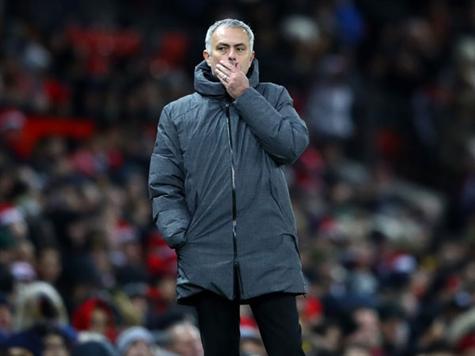 מוריניו נראה מודאג (getty)