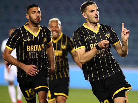 שריקת הסיום בטדי: בית``ר ירושלים ניצחה 0:2 את מכבי נתניה (אלן שיבר).