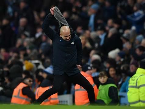 ככה הוא נראה כשהוא מנצח (Clive Brunskill)