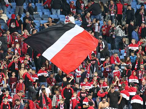 האוהדים כבר הגיעו (יוסי שקל)