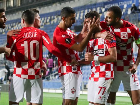 כזכור, רק לפני שלושה ימים הדרומיים רשמו 0:1 מרשים על ניס על אף שאבוקסיס בחר לפתוח בהרכב משני. כעת, באר שבע עם הפנים אך ורק למשחקי הליגה, והאדומים רוצים לחבר ניצחון שני ברצף אחרי שפתחו את העונה ברגל שמאל. (דני מרון)