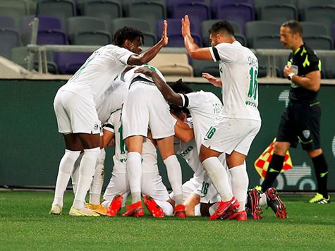 <STRONG>איזה גול!!!!</STRONG> רודריגס עם שער העונה מעלה את חיפה ל-1:2!!!! (אלן שיבר)