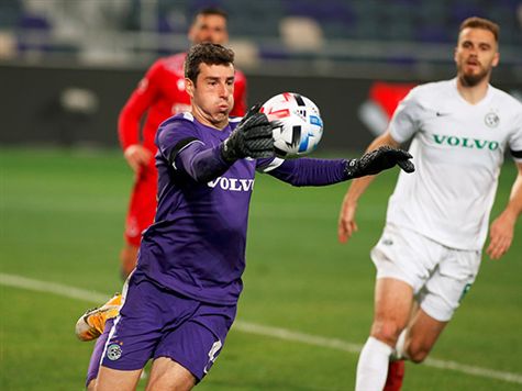 צהוב לשוער על בזבוז זמן (אלן שיבר)