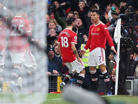 מרכוס ראשפורד נשאר לבד על אגף שמאל, והצלח למצוא את הפורטוגלי במסירה מדויקת ממרכז הרחבה. השער של הפורטוגלי היה ה-800 שלו בקריירה(getty)