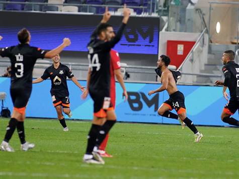 הכדור הגיע לרועי פדידה שבעט מחוץ לרחבה היישר לרשת של שטקוס. משחק נפלא של בני יהודה (אלן שיבר)