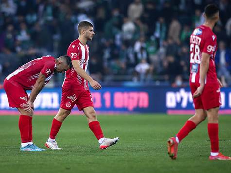 מנגד, הפועל ת``א ניצחה משחק אחד בלבד בחמשת המשחקים האחרונים שלה, כשבנוסף לכך היא הוסיפה שתי תוצאות תיקו ושני הפסדים - שניהם למכבי חיפה. האם החניכים של רפואה יצליחו לרשום היום ניצחון חשוב? (מאור אלקסלסי)