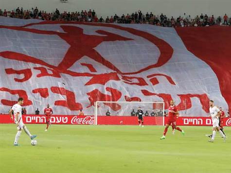 <P>תצוגה מרשימה מאוד של הקהל הביתי</P>
<P>(אלן שיבר)</P>