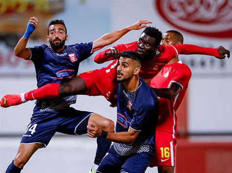 <P>אין הכרעה בדוחא. מ.ס אשדוד ובני סכנין נפרדו ב-1:1 בסיומו של משחק מאכזב. כנעאן (11) ומלמד (29) כבשו (מאור אלקסלסי)</P>
<P><BR><STRONG>צפו בתקציר >></STRONG></P>