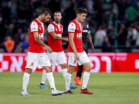 בצד השני, הפועל חיפה ורוני לוי יגיעו מתוסכלים אחרי ההפסד בדרבי. האדומים מהכרמל חזרו ליציבות מאז מינוי המאמן החדש, אבל נכנעו בשל שער עצמי. הערב הם ינסו להפתיע את הצהובים - ואת הליגה כולה (צילום: אלן שיבר)