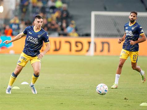 גלוך חוזר להרכב הפותח הערב, אחרי הפציעה וינסה גם לחזור ליכולת הטובה שלו (צילום: אלן שיבר)