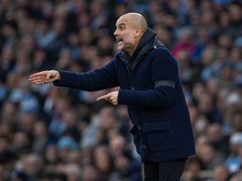 במצב הנוכחי ארסנל היא מוליכת הטבלה, שנמצאת שלוש נקודות מעל מנצ`סטר סיטי שבמקום השני. הפרש השערים הוא לטובתם של הסיטיזנס, ככה שניצחון היום באמירויות והחבורה של פפ גווארדיולה תחזור למקום שהיא מכירה כל כך טוב - הפסגה (GETTY)