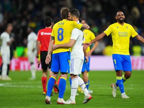 בלם ריאל מדריד, נאצ`ו, יפגוש את אחיו, אלכס פרננדס, ששיחק לצידו במחלקת הנוער של לוס בלאנקוס. (Angel Martinez/Getty Images)